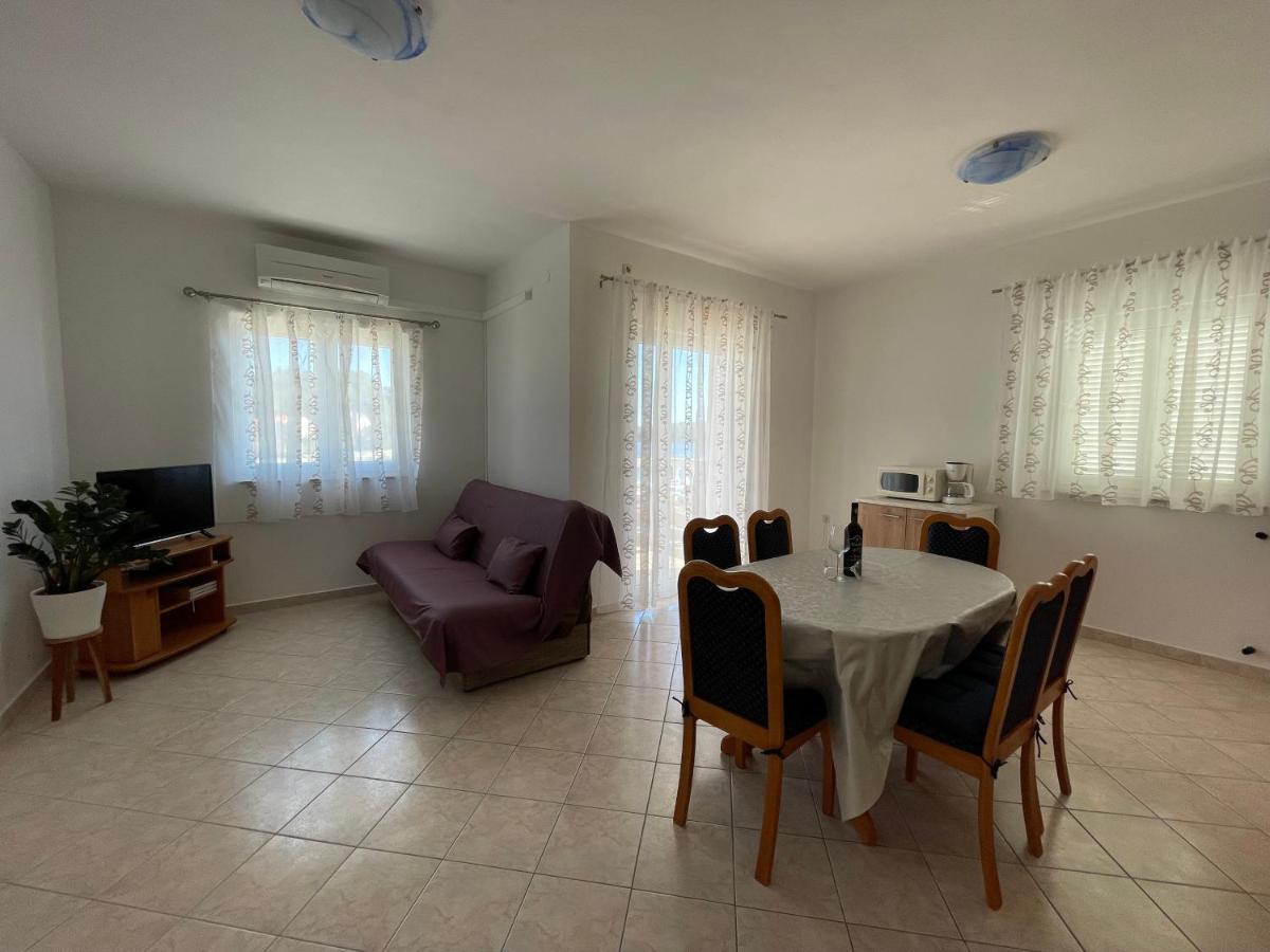 Apartmani Ruzarija Раб Экстерьер фото
