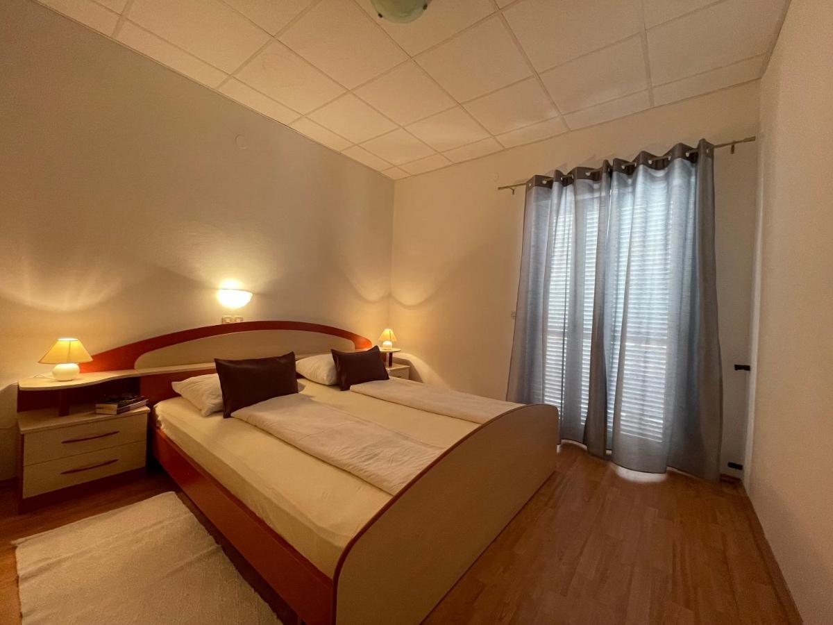 Apartmani Ruzarija Раб Экстерьер фото